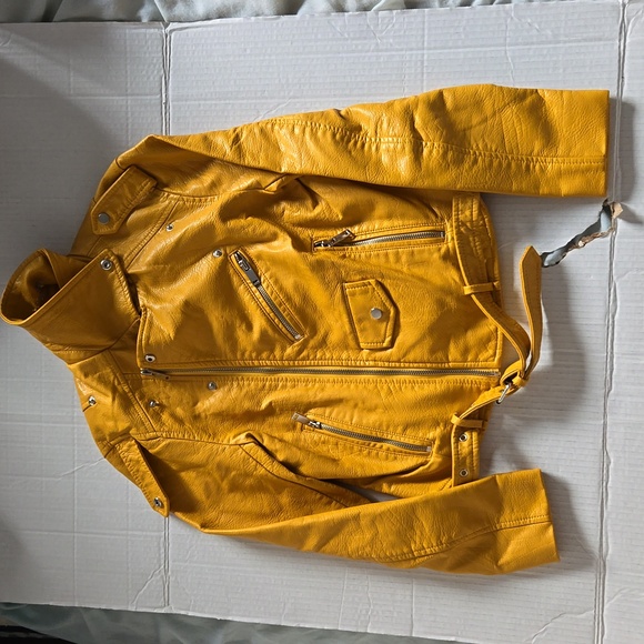 Zara Basic Outerware Women's Yellow Mustard Faux Leather Motorcyc Jacket Size XS - Picture 1 of 15